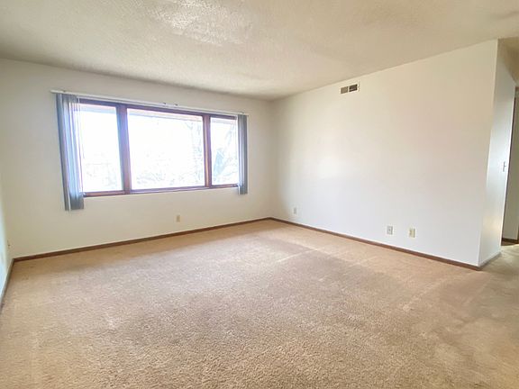 2nd image of 521 N 25th St #18