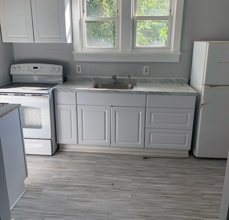 1st image of 9 Warren St