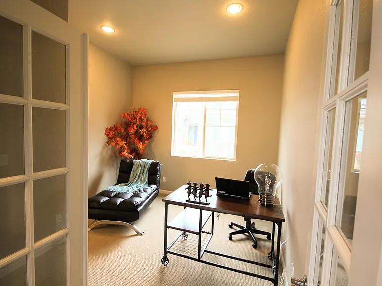 1401 Skyline Dr — Photo 31