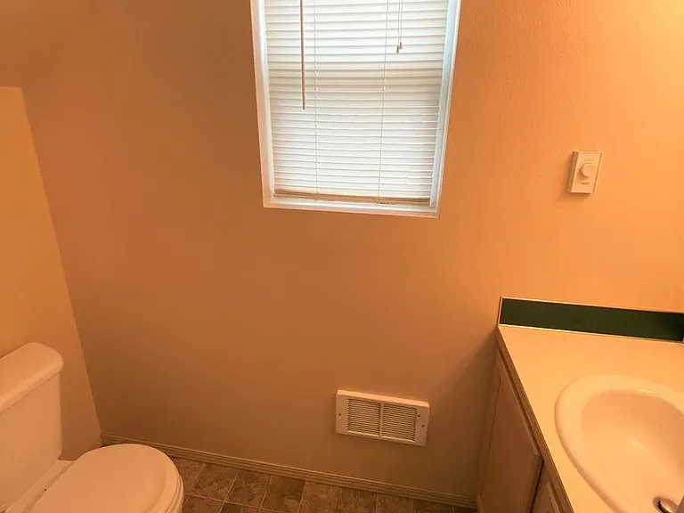 406 E Helena Ave. — Photo 7