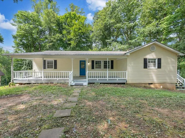 179 Gumtree Ln, Rocky Mount, VA 24151