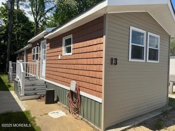 13 John Street, Hazlet, NJ 07730
