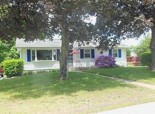 15 W Beach St, Westerly, RI 02891