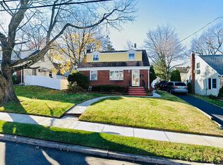 142 Ames Ave, Bergenfield, NJ 07621