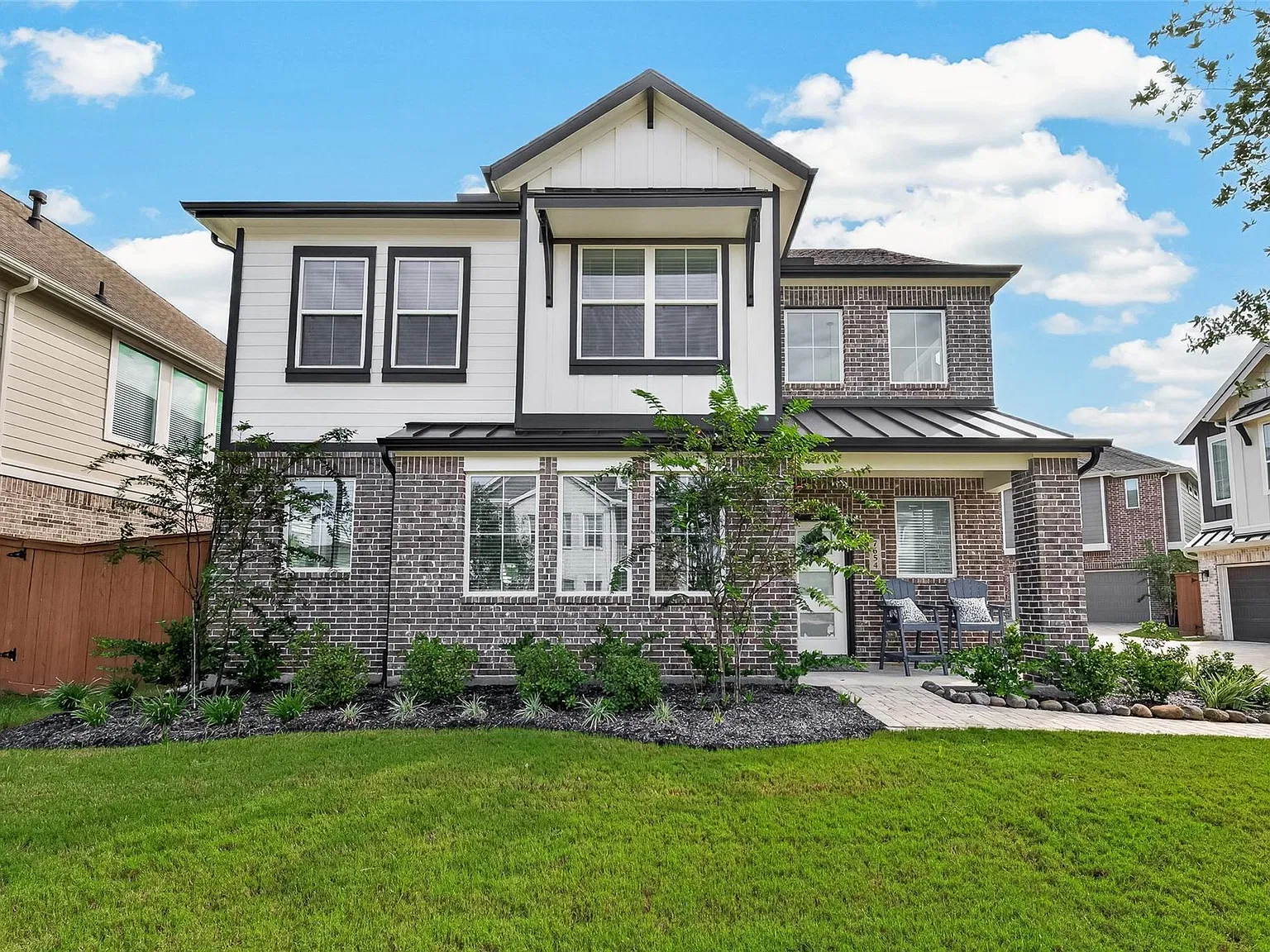 4 bed, 2.5 bath, 1938 sqft, $2,550 — Photo 3