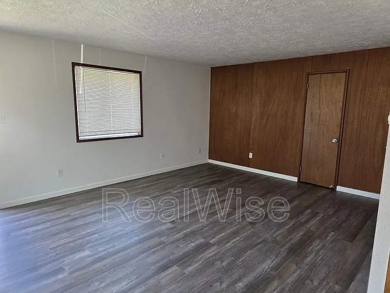 2 bed, 1.0 bath, 825 sqft, $1,295 — Photo 4