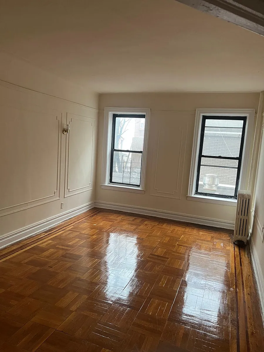 Building Photo - 1402 W 4th St #B3