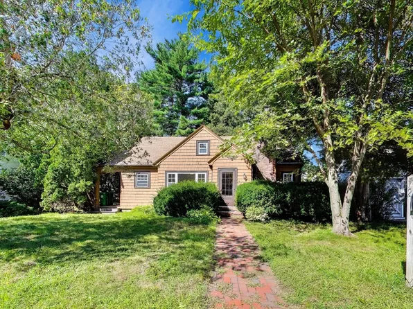 72 Sexton Ave, Westwood, MA 02090