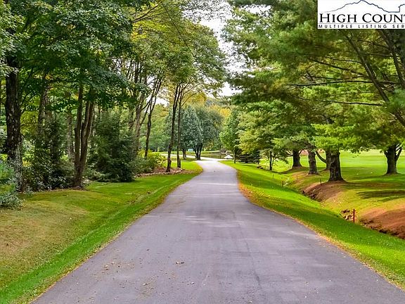 3rd image of 445 Mountain Aire Ln