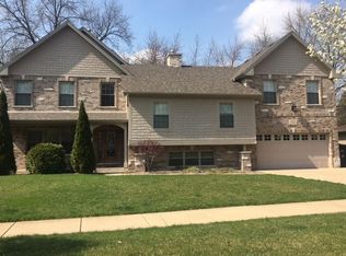 421 W Gartner Rd, Naperville, IL 60540