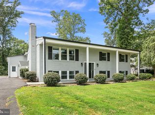 1028 Utterback Store Rd, Great Falls, VA 22066