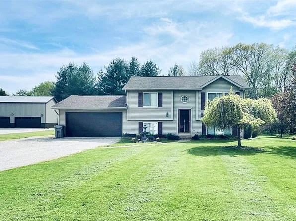 7 Willow Ln, Marshall, IL 62441