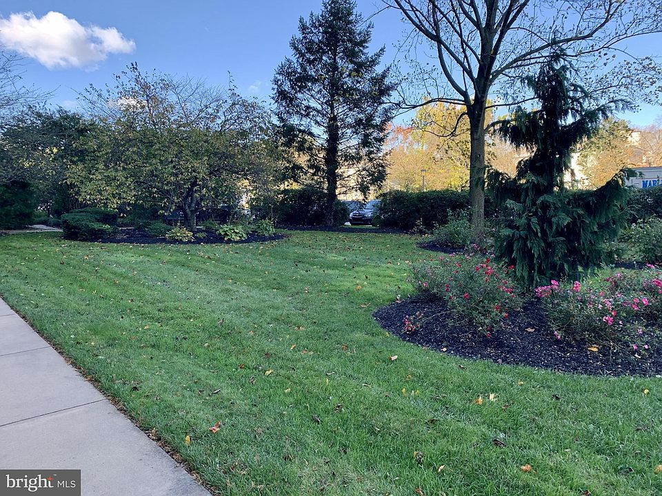 2nd image of 2401 Pennsylvania Ave APT 209