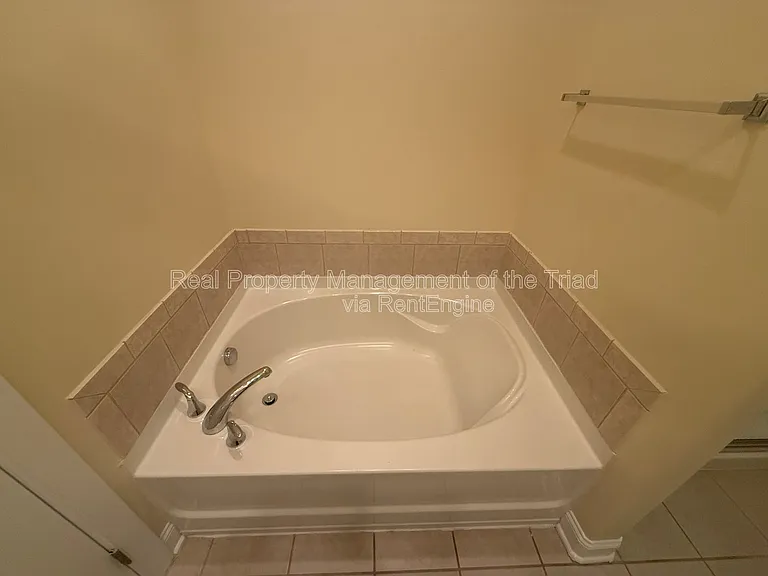 103 Southlake Ct — Photo 20