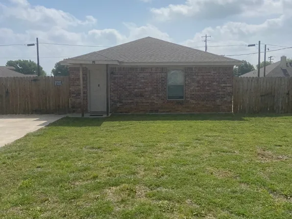 1210 Kay Dr, Olney, TX 76374