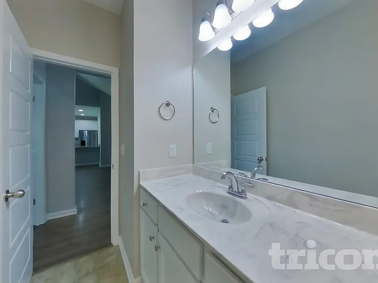 729 W Coker Way — Photo 14