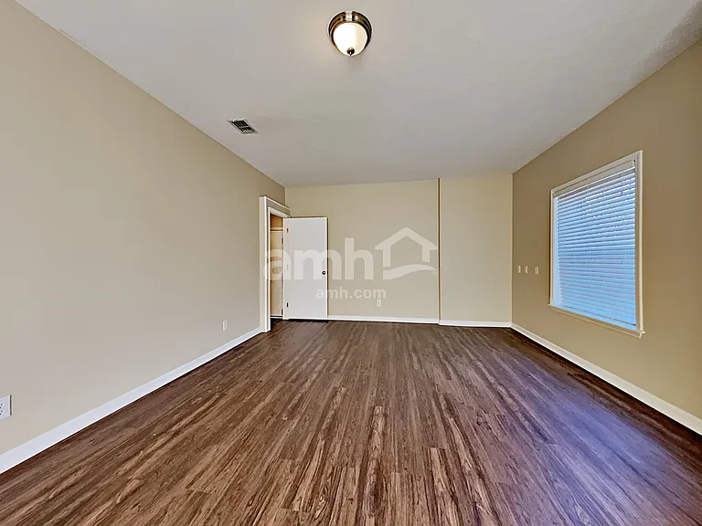 109 Crestside Ct — Photo 15