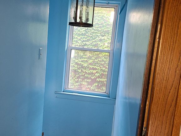 3rd image of 2361 Caniff St Floor 1