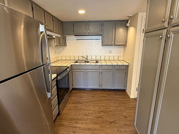 4th image of 301 Dorado Ter #303