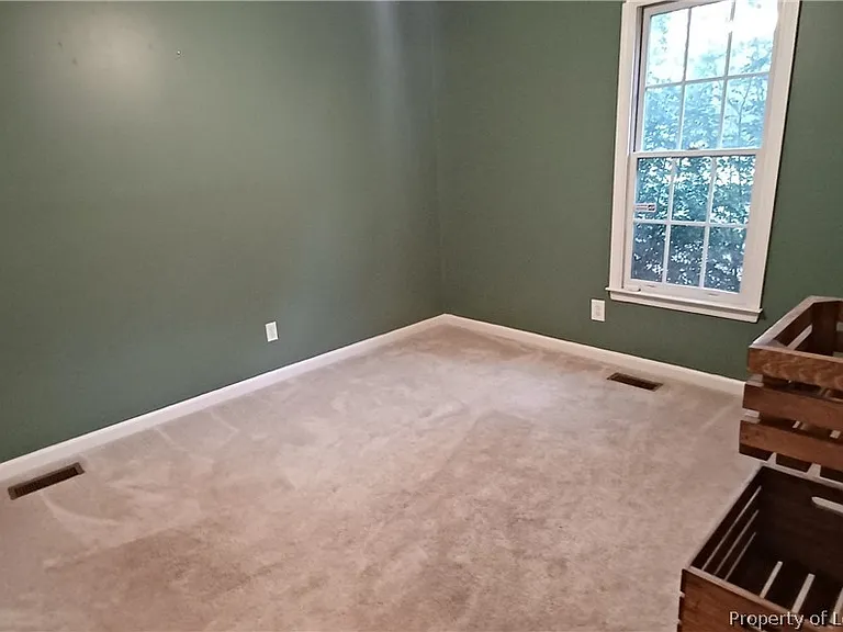 211 Sheffield Ct — Photo 16