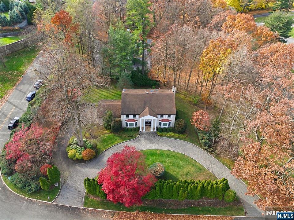 1st image of 319 Truman Dr