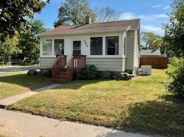 753 W 9th St, Winona, MN 55987