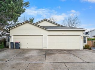 1518-1520 Hollyhock Dr, Medford, OR 97504
