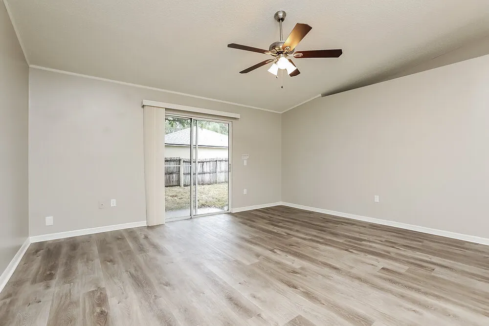 3 bed, 2.0 bath, 1264 sqft, $3,180 — Photo 3