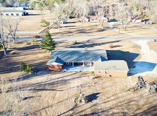 201 Burketts Ferry Rd, Hazlehurst, GA 31539