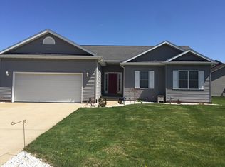 418 Brookside Glen Dr, Sherman, IL 62684
