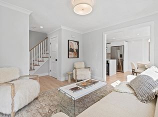 16 Wellesley Ave #2, Wellesley, MA 02482
