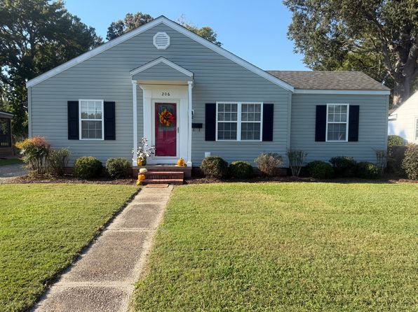 206 Woodland Cir
