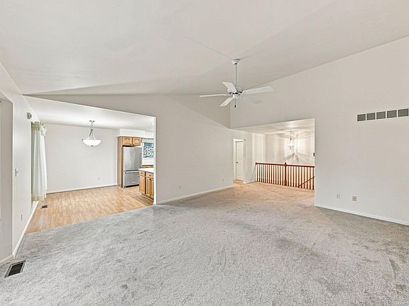 4th image of 9378 Rayna Dr