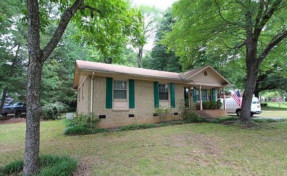 2nd image of 2219 Maplecrest Dr