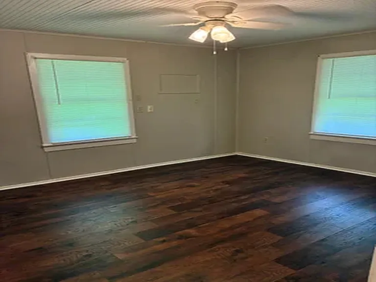 878 Leeville Rd — Photo 7