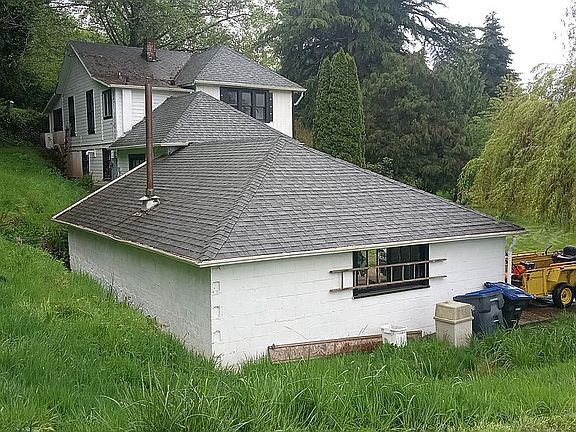 2nd image of 709 E Water St