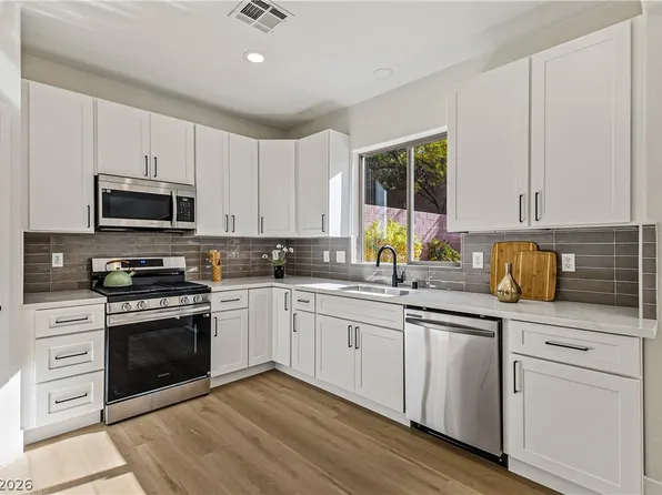 2721 Rimbaud St, Henderson, NV 89044