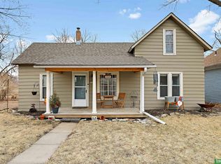 214 W Alexander St, Valley, NE 68064