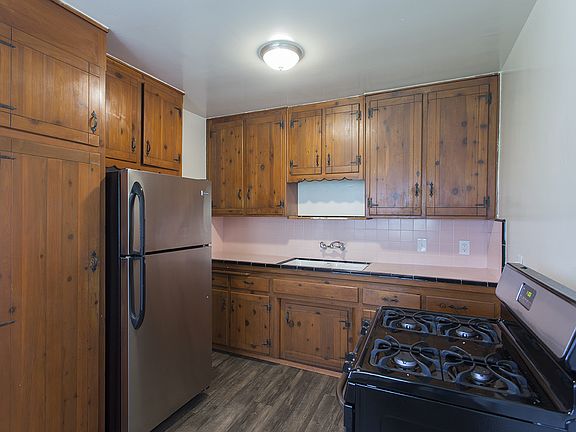 4th image of 4447 Mentone St #0