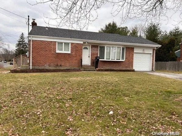 48 W 22nd Street, Huntington Station, NY 11746