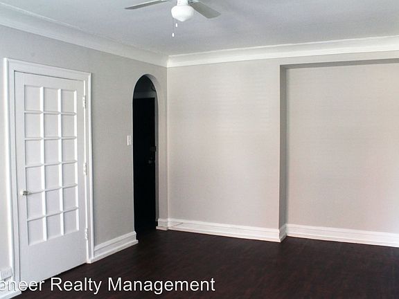 3rd image of 6748 N Ashland Ave APT 110