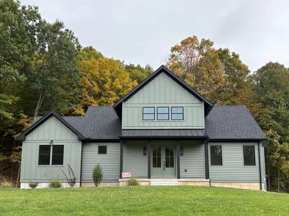 36 Lamson Ave, Belchertown, MA 01007