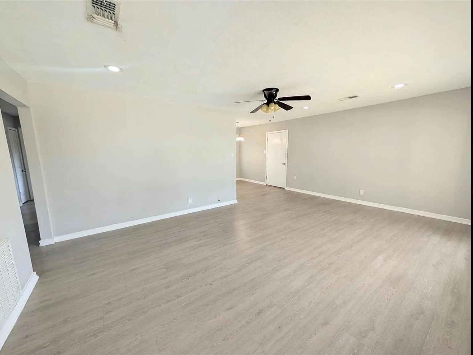 3 bed, 2.0 bath, 1120 sqft, $1,799 — Photo 3