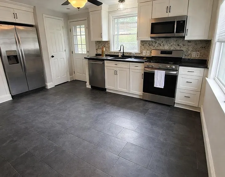 16 Lakeview Ter — Photo 2