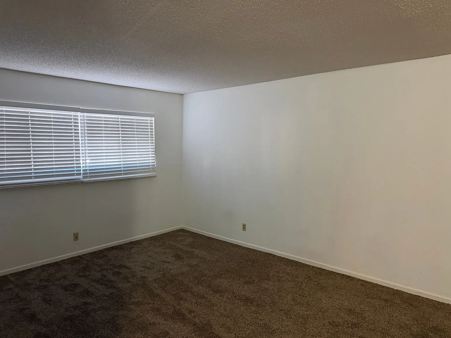 2675 Sherwood — Photo 3