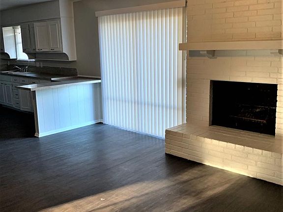 3rd image of 2929 San Marcos Dr