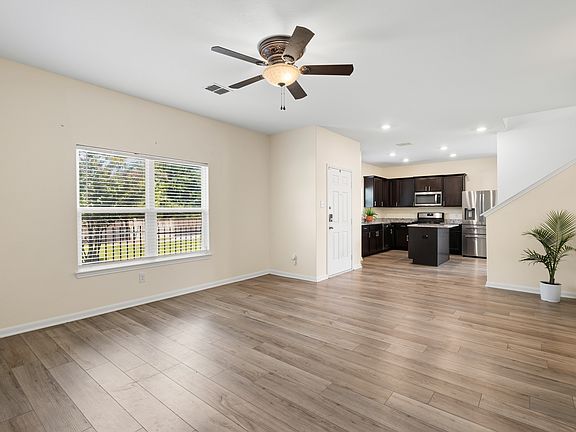 4th image of 10806 Quinn Ct