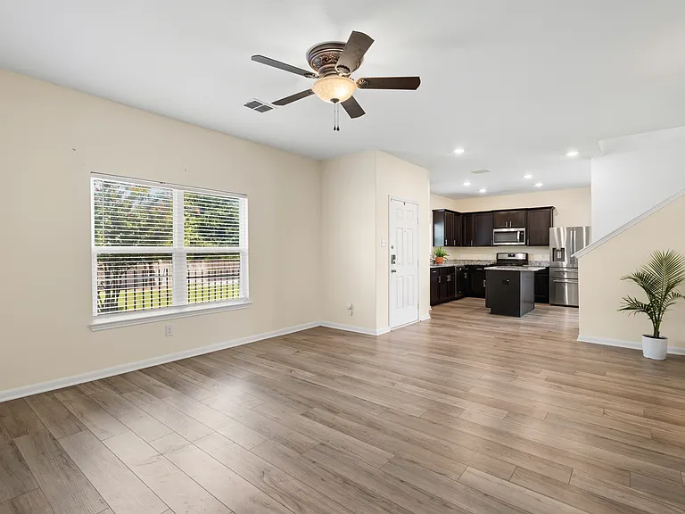 10806 Quinn Ct — Photo 4
