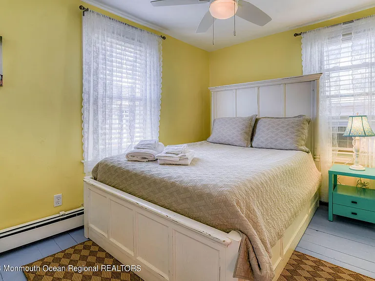 18 Abbott Ave #MAIN HOUSE — Photo 41