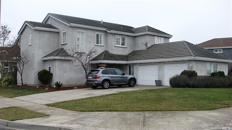 1st image of 984 Hidden Valley Dr